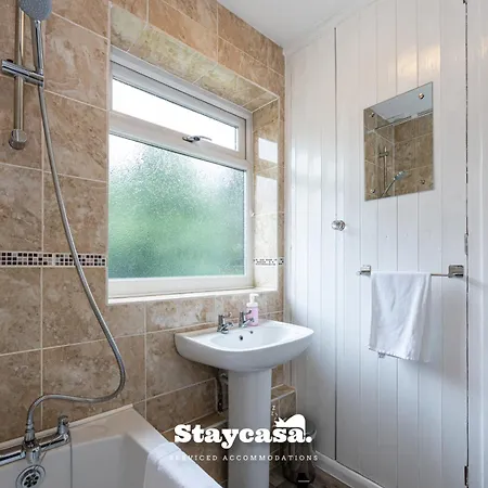 Spacious Cosy Cove With Large Driveway And Garden Dom wakacyjny Wythenshawe