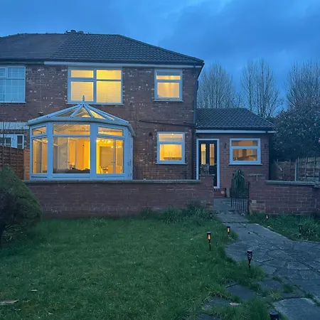 Charming Salford House Σπίτι διακοπών