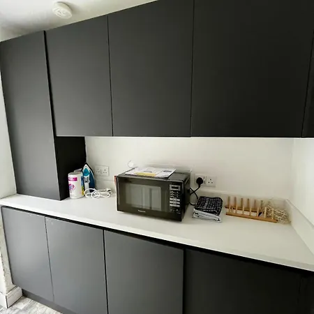 The 3-bed Luxe Sanctuary - Free Parking & Office בית נופש מנצ'סטר