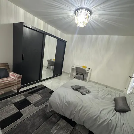 Homestay Elegant Estates Humble Abode 1