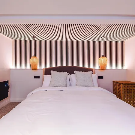 Ferienhaus Opulent Oasis Large Luxury Sleeps 10