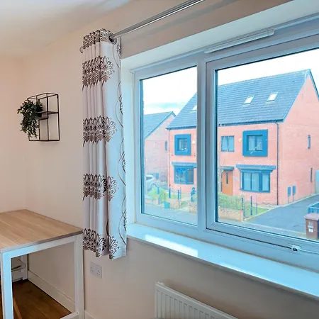 Three Bed Detached Near Centre Semesterbostad Manchester