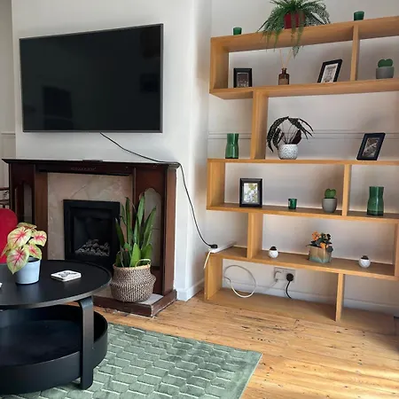 Blackley Rustic Gem A Suburb Hideaway Holiday home *