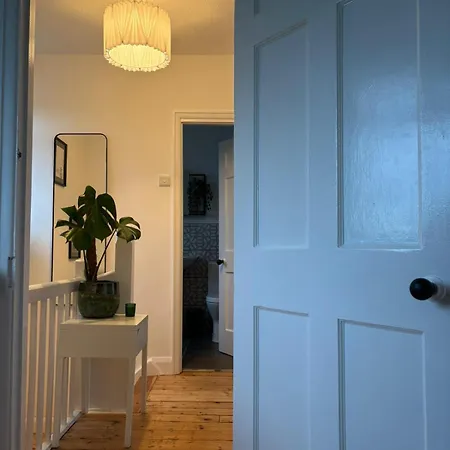 Blackley Rustic Gem A Suburb Hideaway Manchester