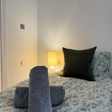 Villa Canal-side Luxury 3br House With Secure Free Parking Manchester