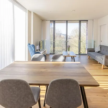 Апартаменты Park View 3 Bed Ensuite Only 5 Min Walk To Arndale Манчестер