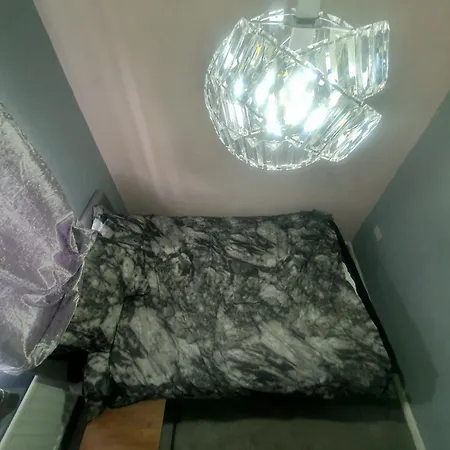 1 Bedroom In A Shared House Manchester