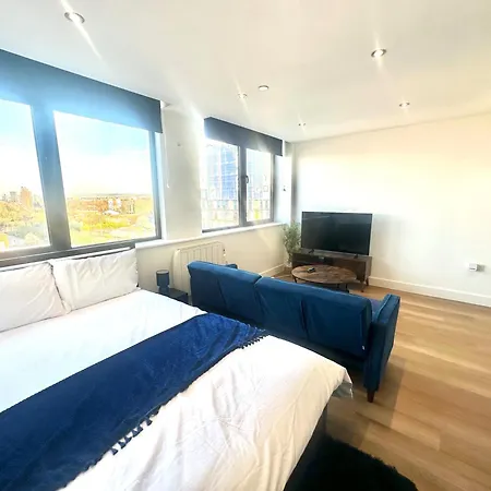 Up To 40 Percent Off Old Trafford Modern Apartament *