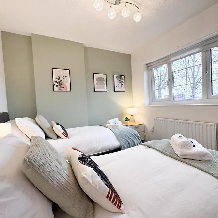 Cozy 2 Bed - Free Parking, Great Location By Vista Short Lets Hébergement de vacances Manchester