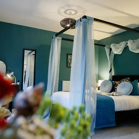 Casa de Férias Luxury Celebrity Townhouse Etihad Stadium Coop Live Arena 2 Parking Sleep 10 Manchester