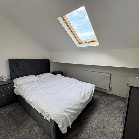 Housesleeps9-patio-parking-familyok Feriehus