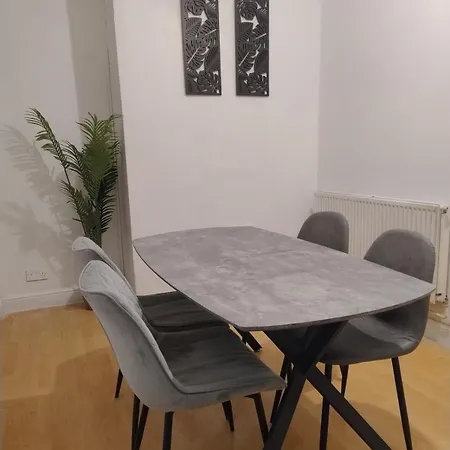 3br Near Alexandra Park And Free Parking Casa vacanze