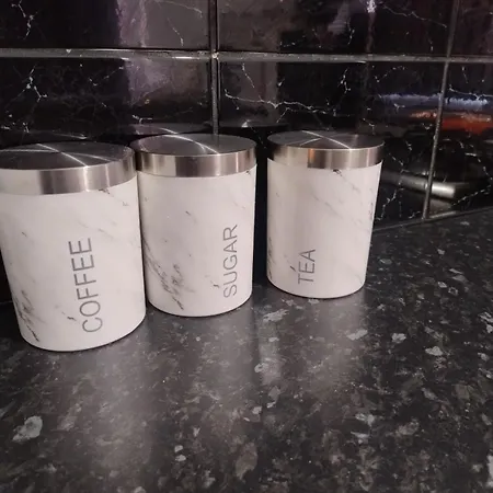 3br Near Alexandra Park And Free Parking Manchester