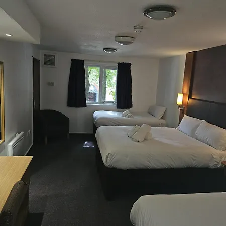 V Manchester * Middleton (Greater Manchester)
