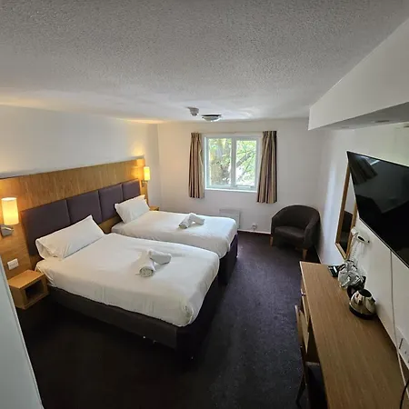 V Manchester Hotel *