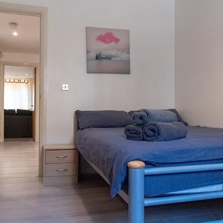 アパート Spacious 2 Bed Flat, Free Parking, Close To Town マンチェスター