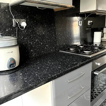 Double - Town & Nearby, 24h Bus, Airport-linked Ubytování v soukromí