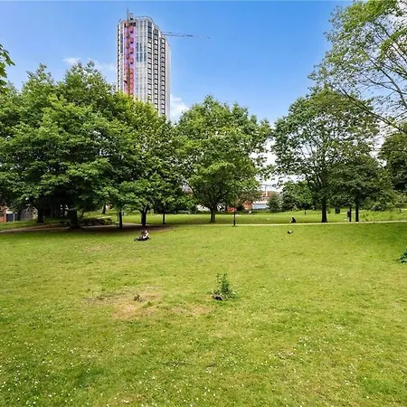 Spacious In Mcr With Terrace, Gym *