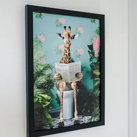 Modern House - Sleeps 6 - Free Parking - Near Etihad Stadium - Coop Live