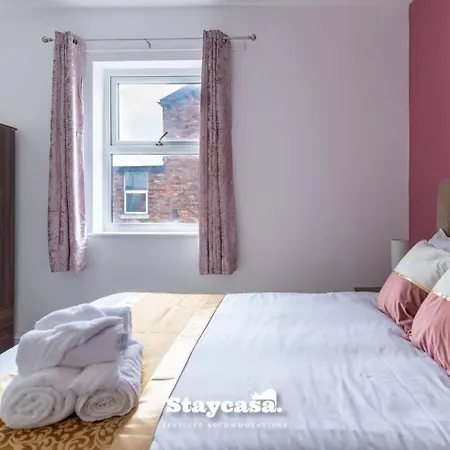 Modern 5-bed Haven Near Centre *