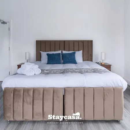 Modern 5-bed Haven Near Centre 曼彻斯特