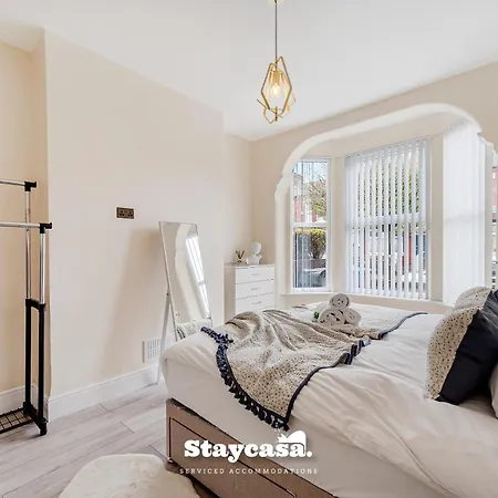 Urban Oasis Spacious 4-bedroom In * Manchester