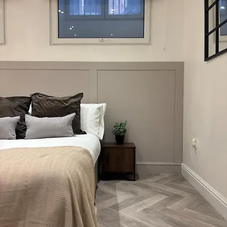 Apartment By Piccadilly & Canal St *