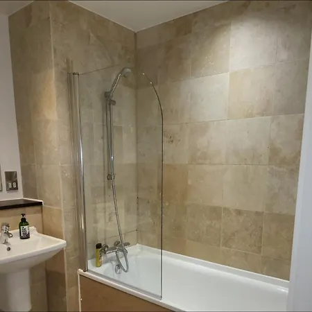 Enjoyable 2 Bedroom Apartamento *