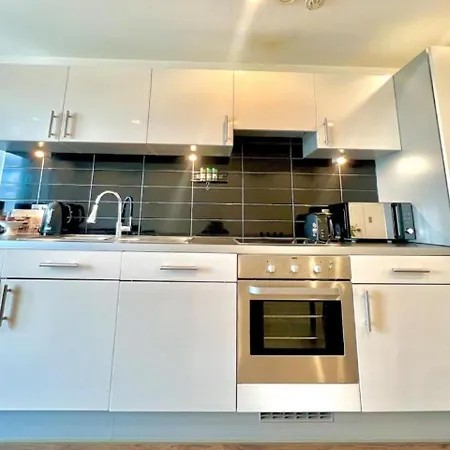 Apartman Modern High-rise Flat In Media City! 2 Beds, 2 Baths