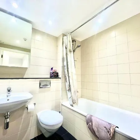 Apartman Modern High-rise Flat In Media City! 2 Beds, 2 Baths Manchester