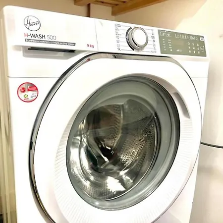 Modern High-rise Flat In Media City! 2 Beds, 2 Baths