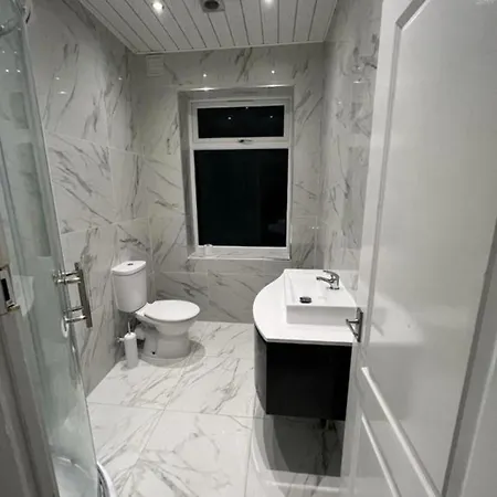 Oyo The Pleasant House Ξενοδοχείο 3*