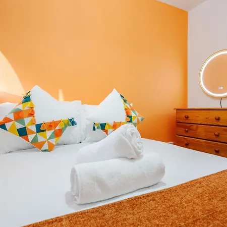 The Jade - Pool Table - Man Utd - Centre - 4bd مانشستر