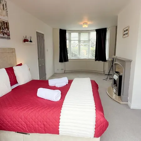 Contractor Stays, Fast Wifi, Free Parking, Work Apartamento Manchester