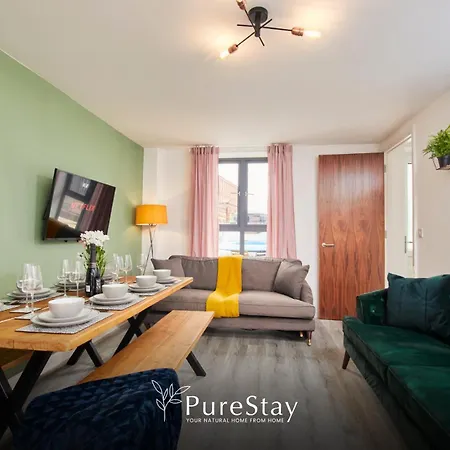 Holiday home Purestay Manchester: 5-bedroom Business Haven *
