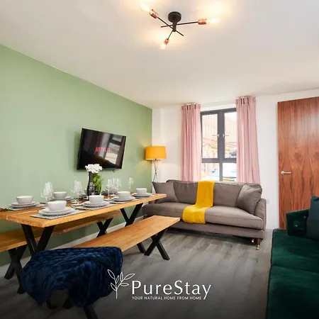 Purestay Manchester: 5-bedroom Business Haven Holiday home Manchester