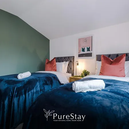 Feriehus Stylish Five Bedroom House By Purestay Short & Serviced Free Parking *