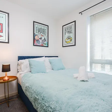 Lux Livin' - Luxury 2 Bed Centre Free Parking *