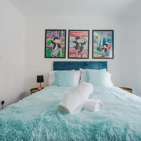 Lux Livin' - Luxury 2 Bed Centre Free Parking