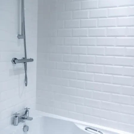 Hive Near Etihad Coop Live *