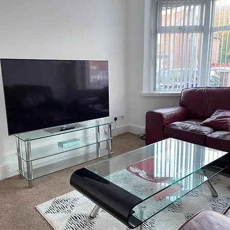 Spacious 3 Bed With Driveway 度假居 曼彻斯特