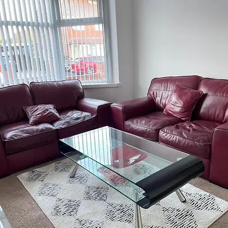 度假居 Spacious 3 Bed With Driveway *