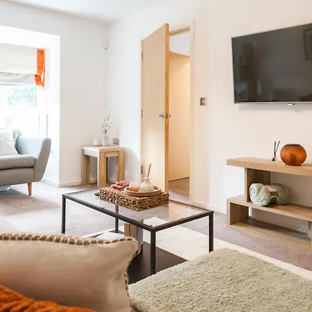 Luxury Sleeps 9 With Hot Tub & Pool Appartement *