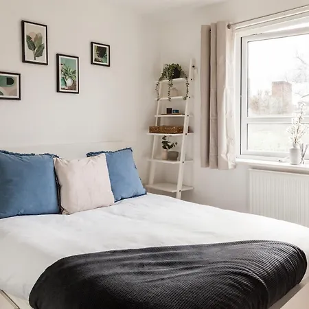 Luxury Sleeps 9 With Hot Tub & Pool Appartement *