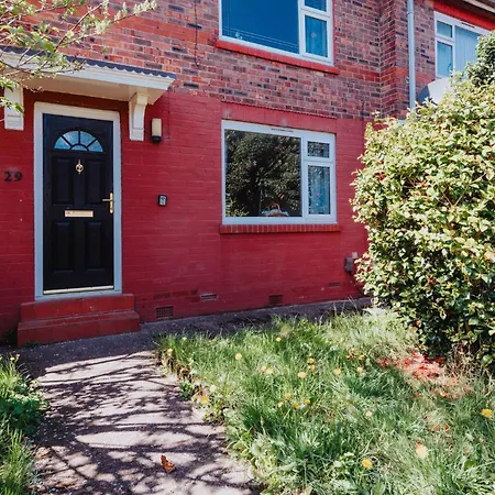 Holiday home Long 3br House With Parking Manchester