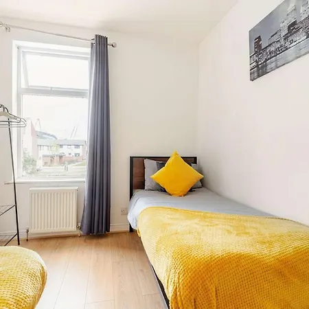 2 Min Walk Etihad Stadium & Coop Arena - 3br, Free Parking Manchester