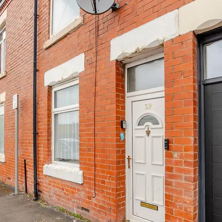 2 Min Walk Etihad Stadium & Coop Arena - 3br, Free Parking Daire