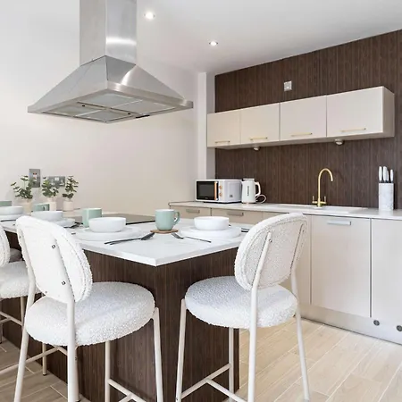 2 Bed Flat By Superhost Манчестер