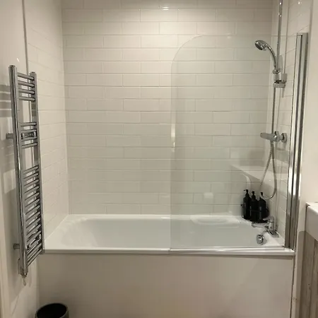 شقة Spacious - Next To Ao Arena & Picadilly Station - Local Attractions - Free Parking