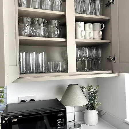 Casa de Férias Spacious, Cosy & Stylish 3 Bed In Salford, Near Trafford Park - Free Parking *